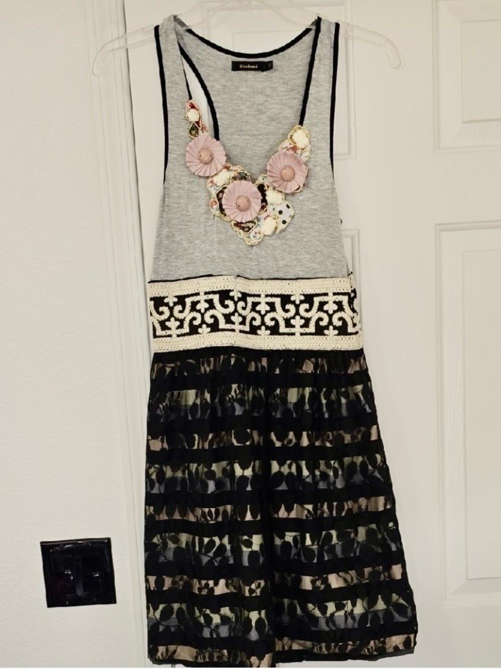Black and Gray Sleeveless Lace Dress